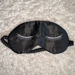 FREE WITH PURCHASE - eyelash sleep mask
